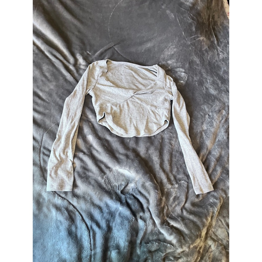 Gray Ribbed Long Sleeve Twist Front Crop‎ Top Curved Hem Size M